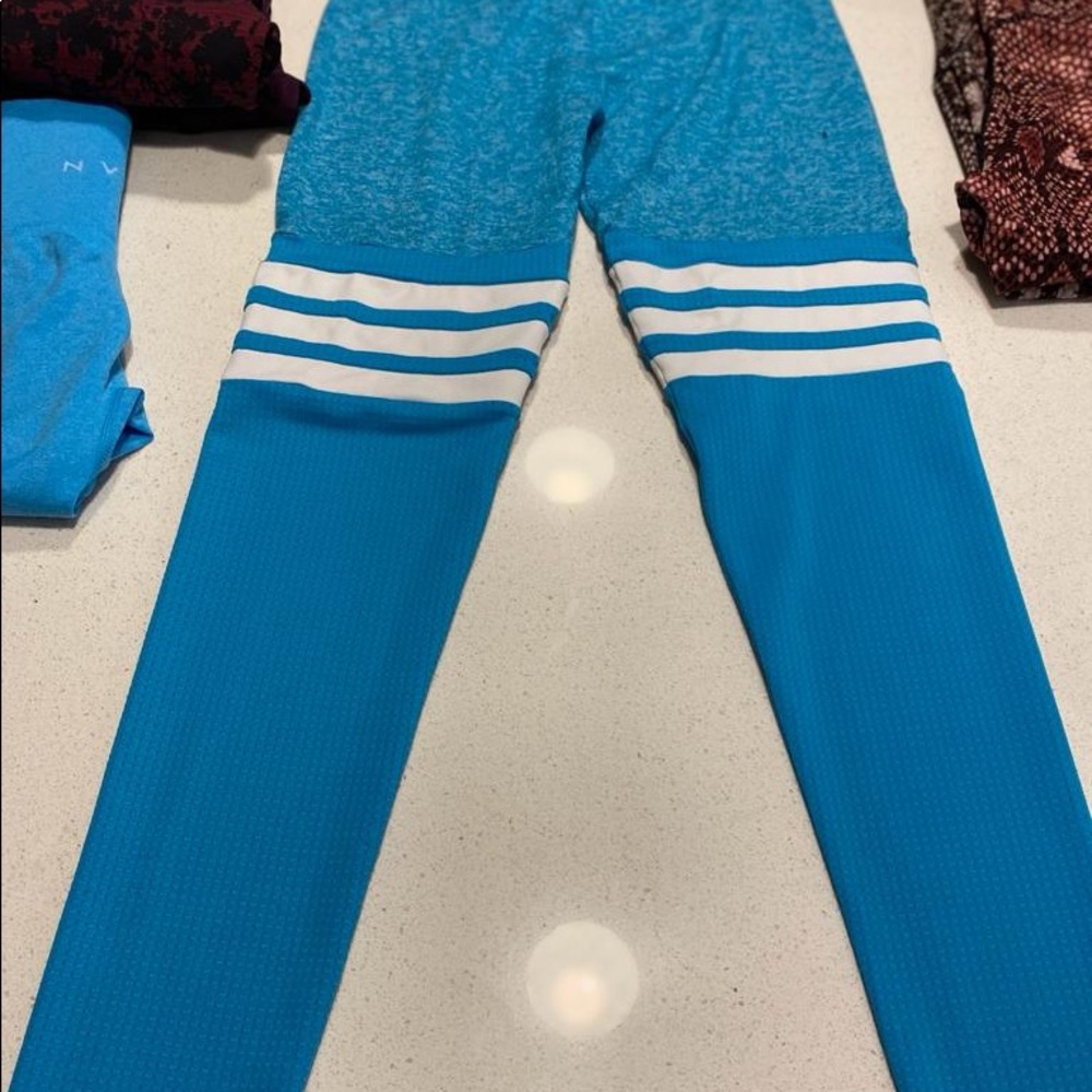 Bombshell sportswear leggings never worn size med